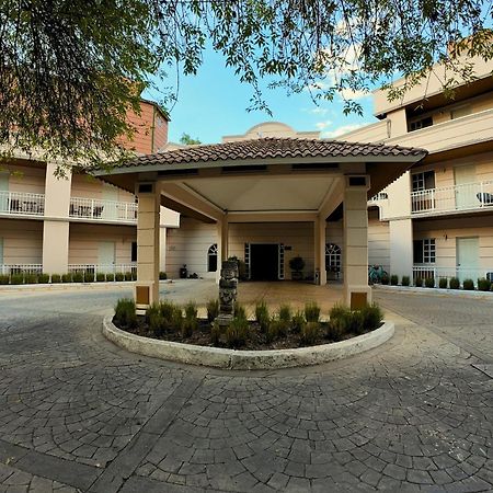 Hotel Real Del Bosque Golf And Spa Тула-де-Альенде Экстерьер фото
