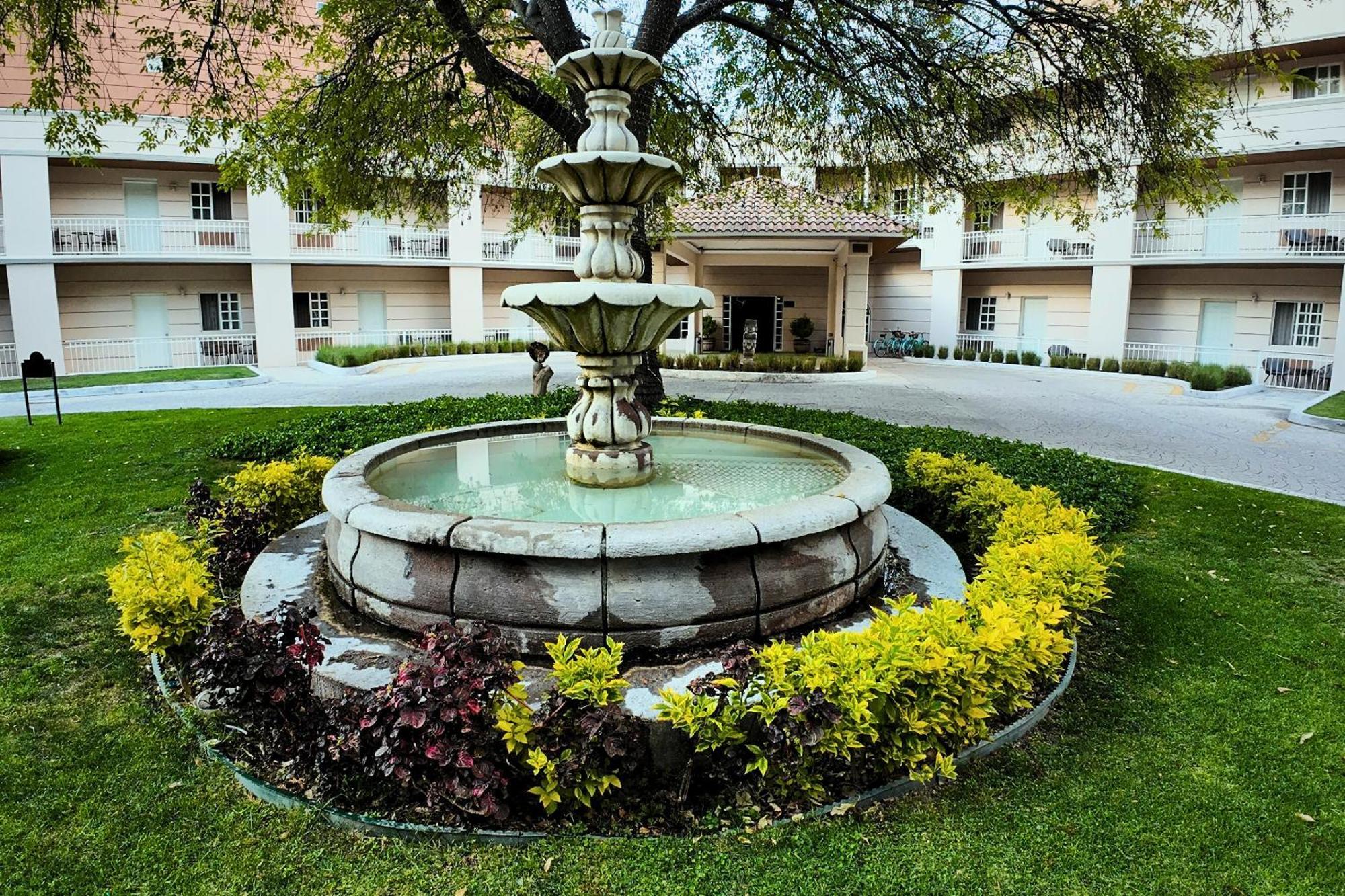 Hotel Real Del Bosque Golf And Spa Тула-де-Альенде Экстерьер фото