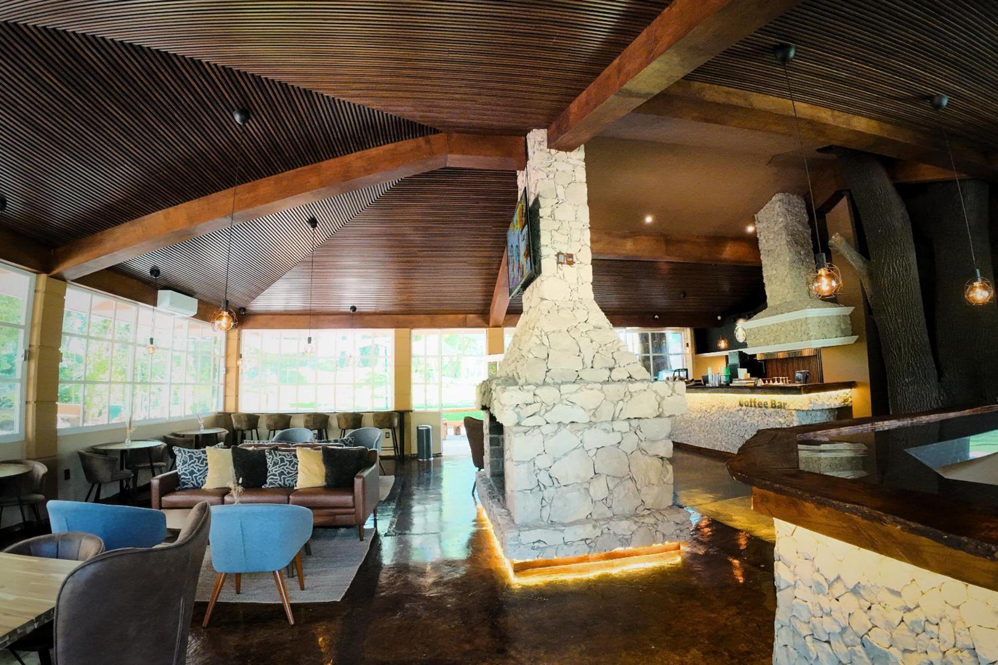 Hotel Real Del Bosque Golf And Spa Тула-де-Альенде Экстерьер фото