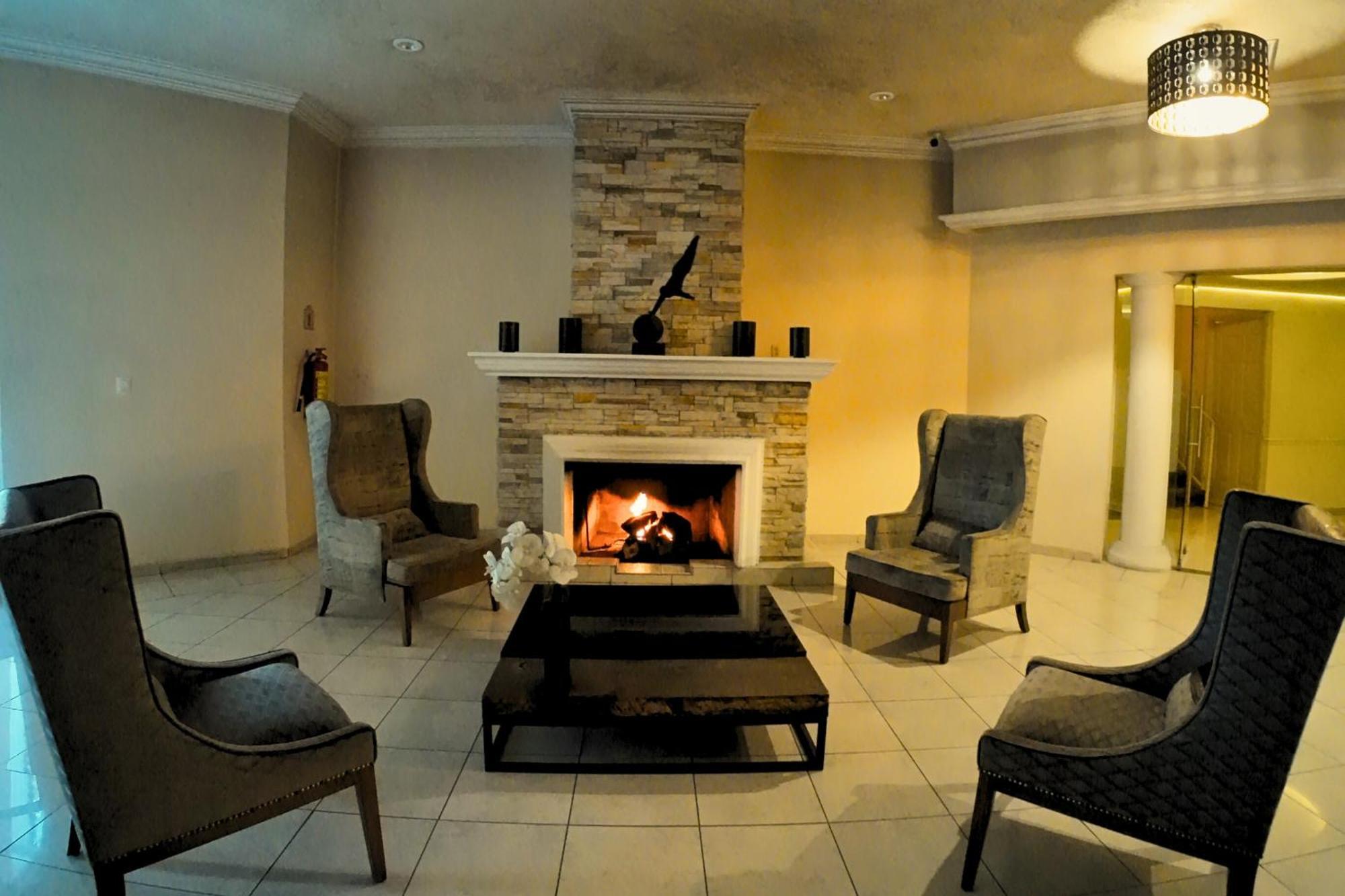 Hotel Real Del Bosque Golf And Spa Тула-де-Альенде Экстерьер фото