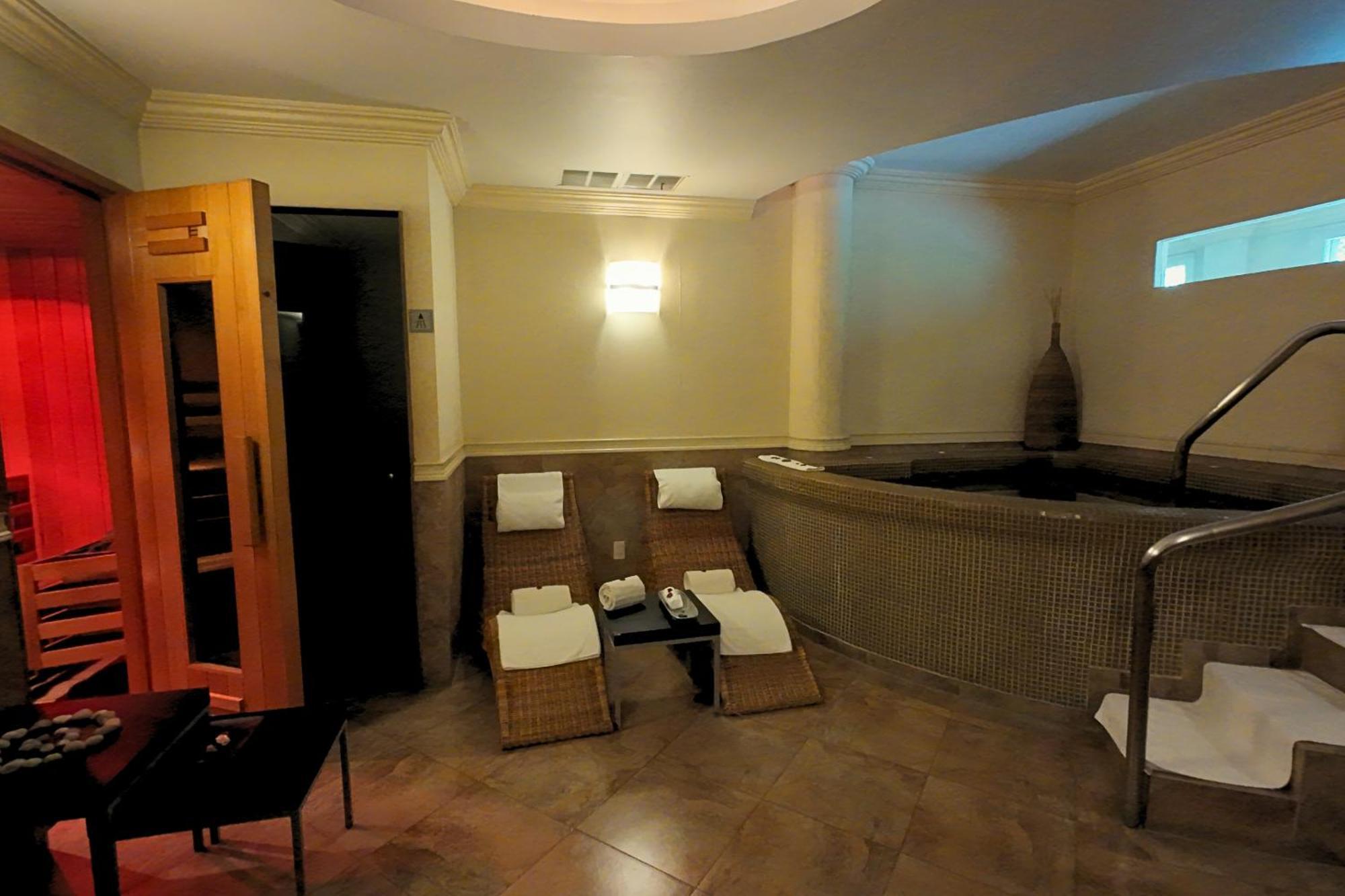 Hotel Real Del Bosque Golf And Spa Тула-де-Альенде Экстерьер фото